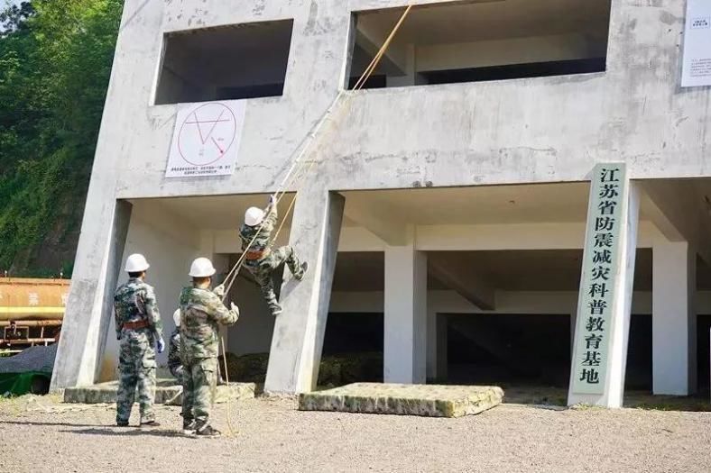 “未来领袖”青少年篮球培训基地在南京全面启动，培养青少年行业骨干