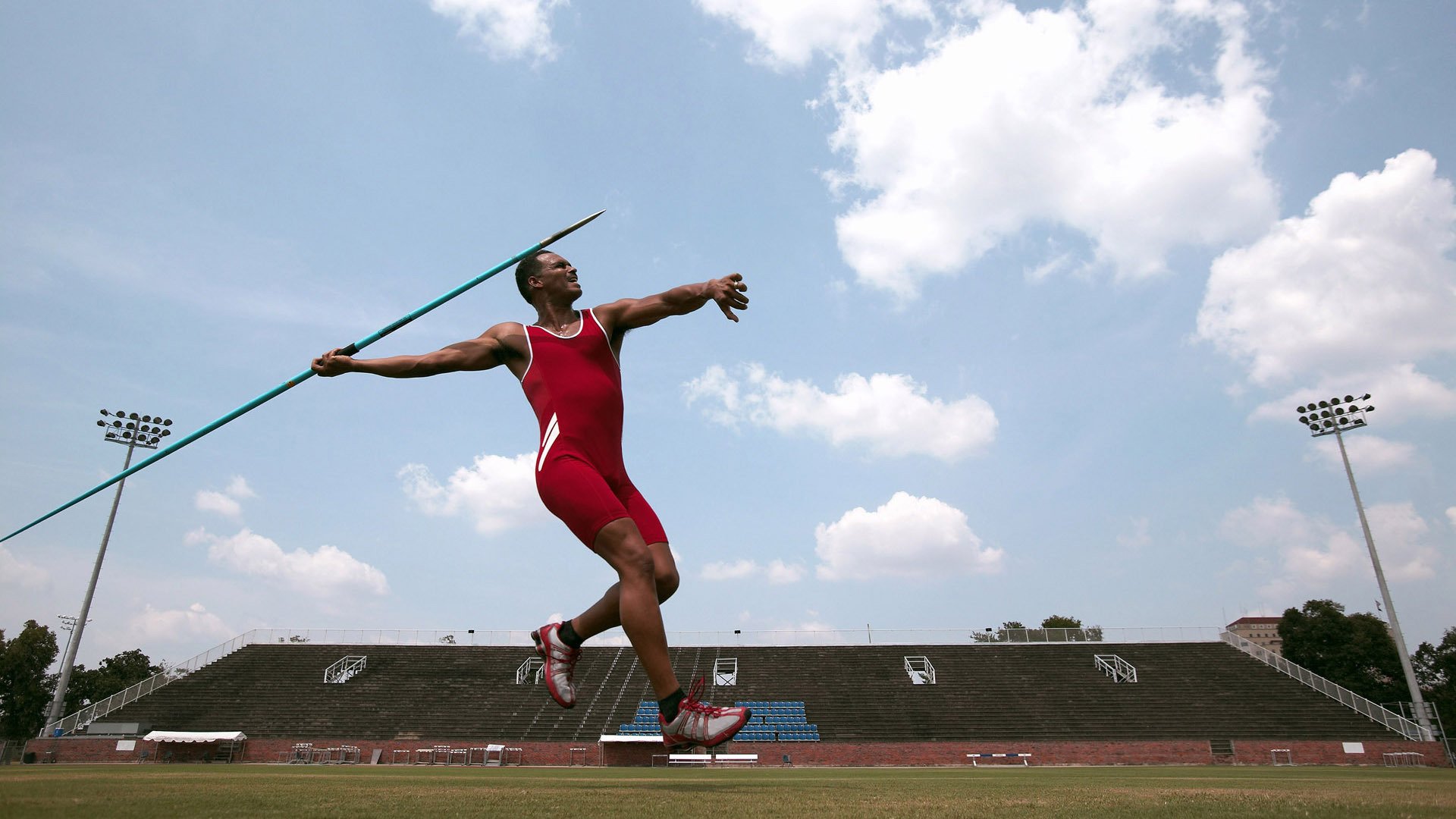 开云体育官方入口-_国际耐力赛：跑者挑战极限距离_，耐力跑及格线成绩