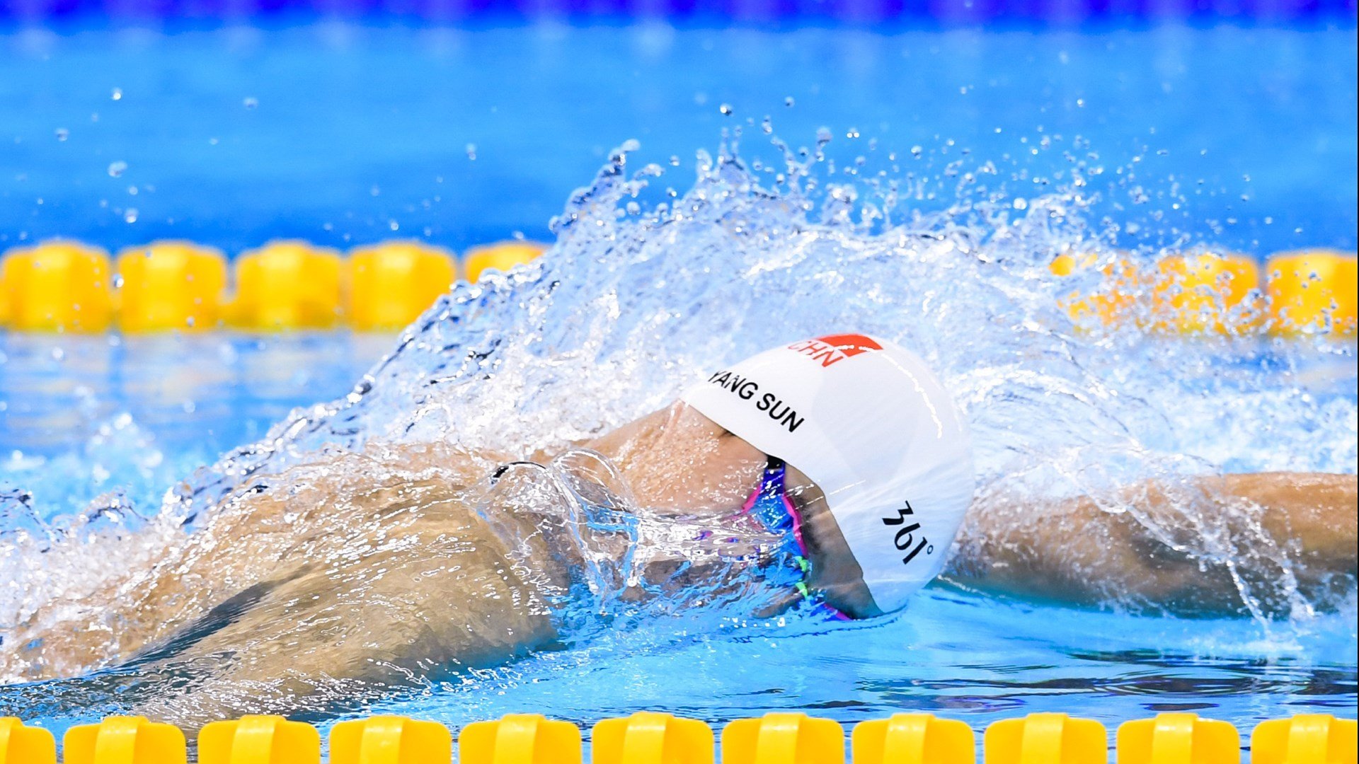 开云app客服-青少年“青春励志故事会”在中国各地持续展开，弘扬正能量，青少年励志故事及感悟